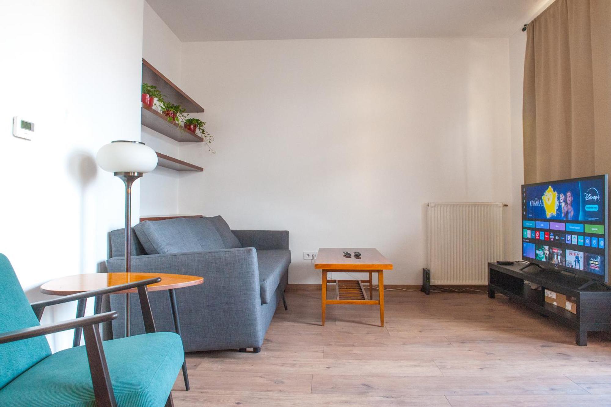 Apartamento Spacious 2 Story Loft W Balcony Near Opera, Andrassy