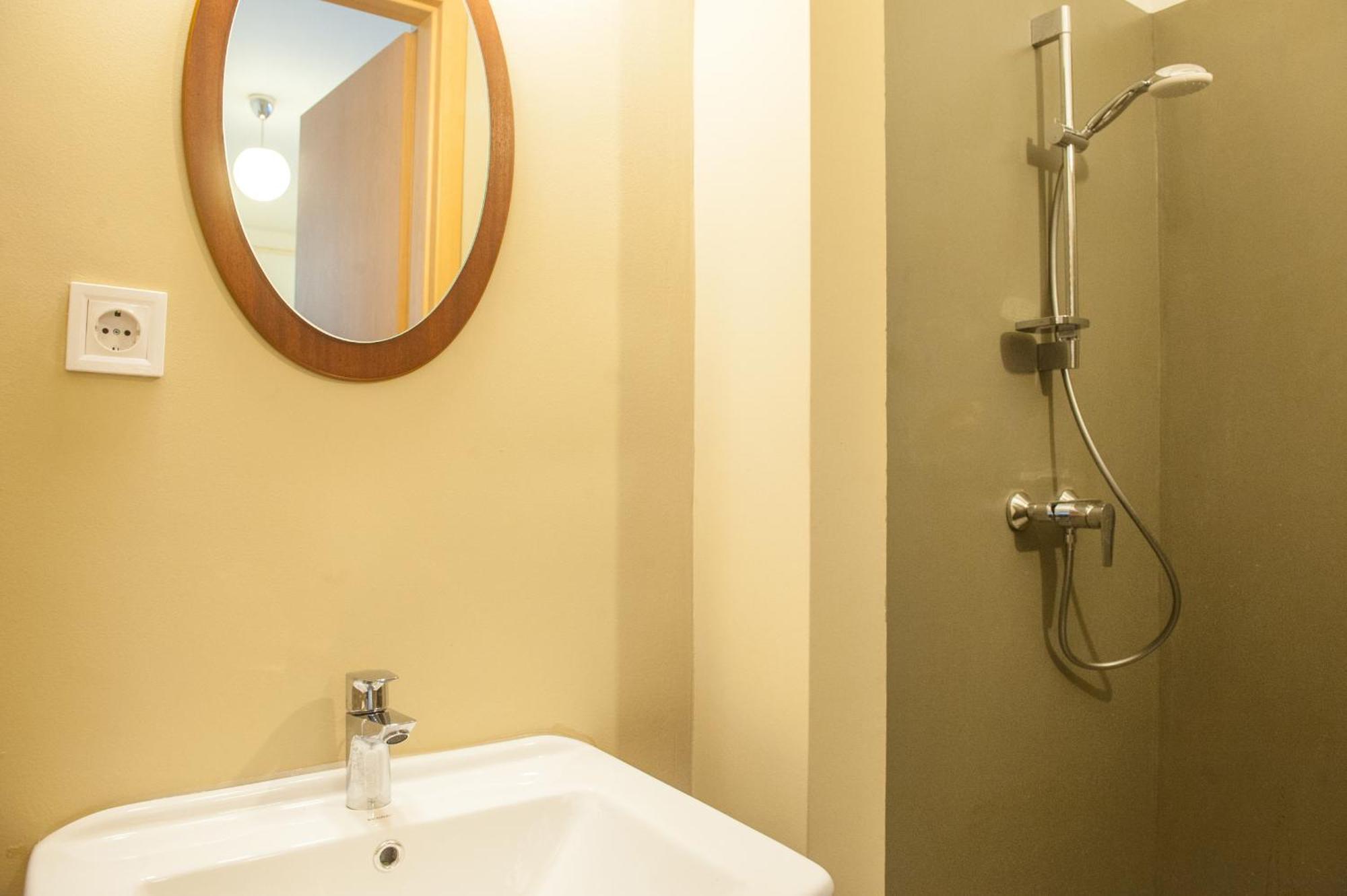 Spacious 2 Story Loft W Balcony Near Opera, Andrassy Apartamento *