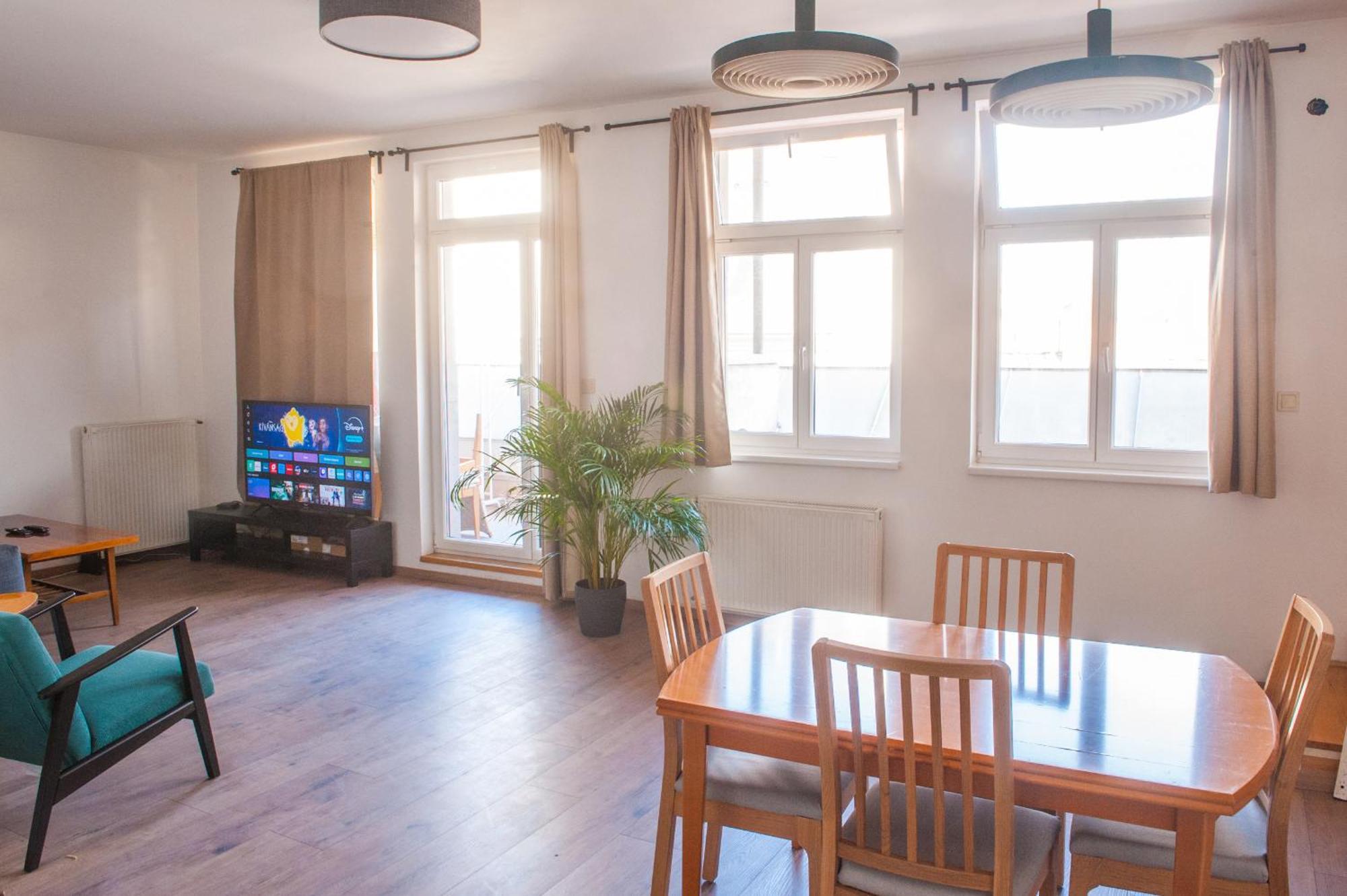 Spacious 2 Story Loft W Balcony Near Opera, Andrassy Apartamento Budapest