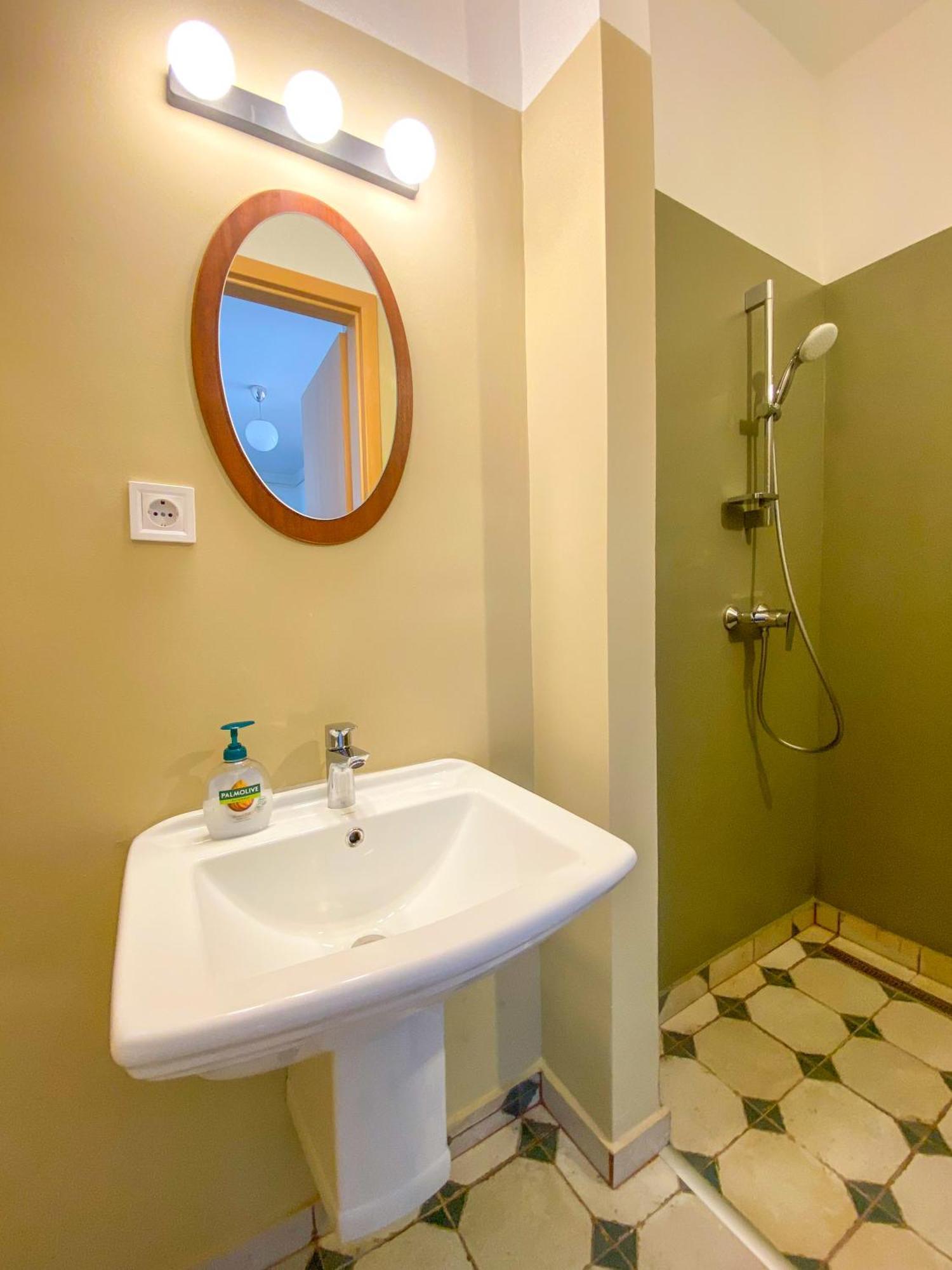 Spacious 2 Story Loft W Balcony Near Opera, Andrassy Apartmán *